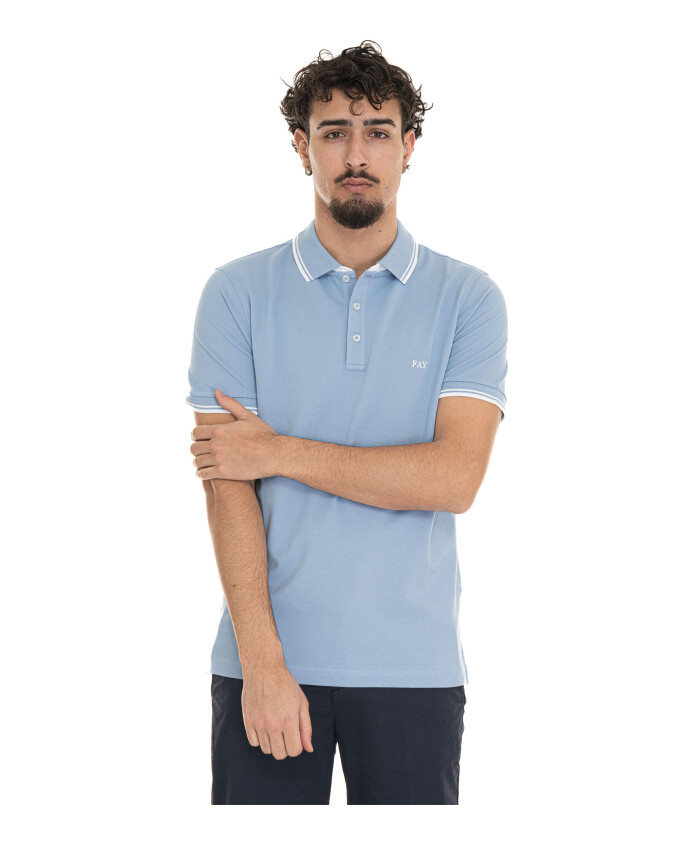 polo-a-profils-contrastants-et-logo