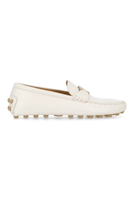 Ivory Läderloafers med Metalllogo