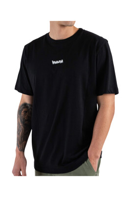 graffiti-print-streetwear-t-shirt