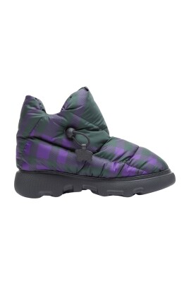 check-pillow-boots-with-track-sole