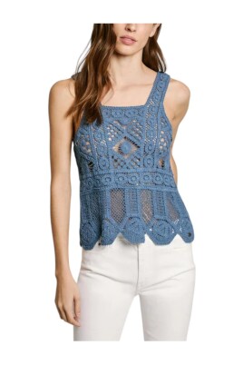 blue-crochet-top-for-summer