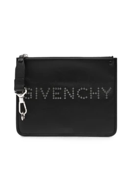 Pochette med logotyp och dekorativa nitar