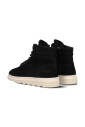 high-top-zwarte-suede-sneakers