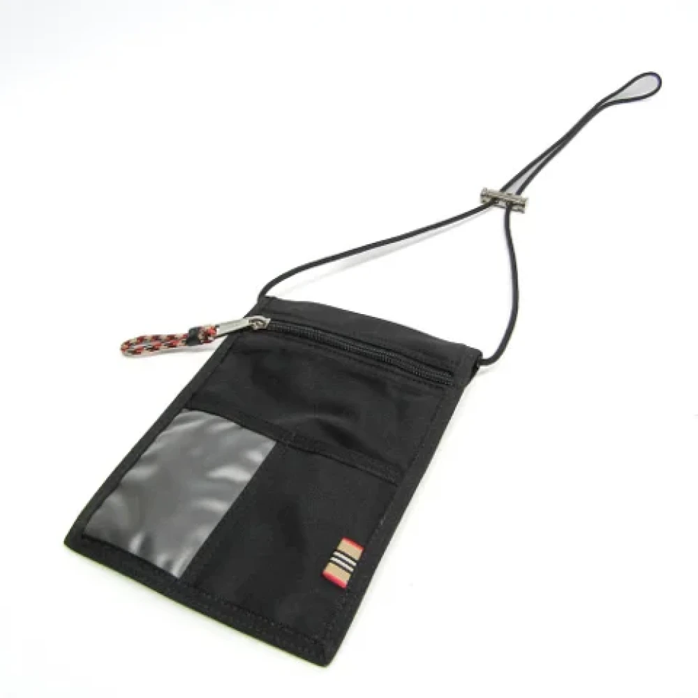 Burberry Vintage Pre-owned Nylon shoulder-bags Black Dames
