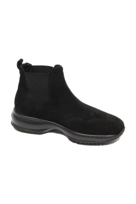 Interactive Chelsea Boots