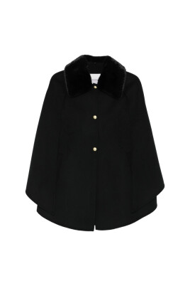 manteau-cape-noir-a-bordure-en-fourrure