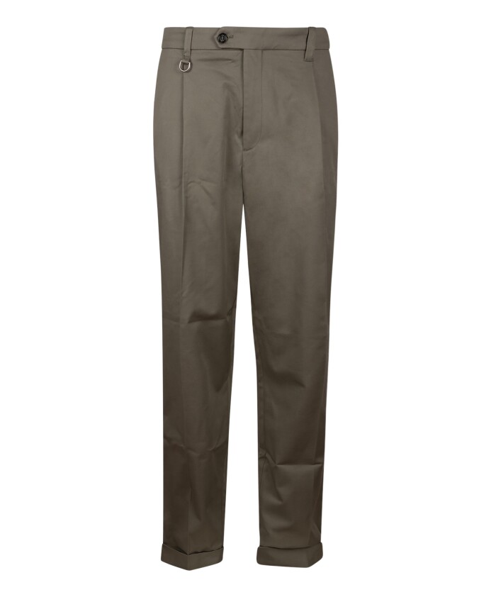 chino-tailleur-avec-plis-et-revers