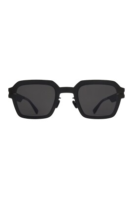 black-sunglasses-womens-accessories