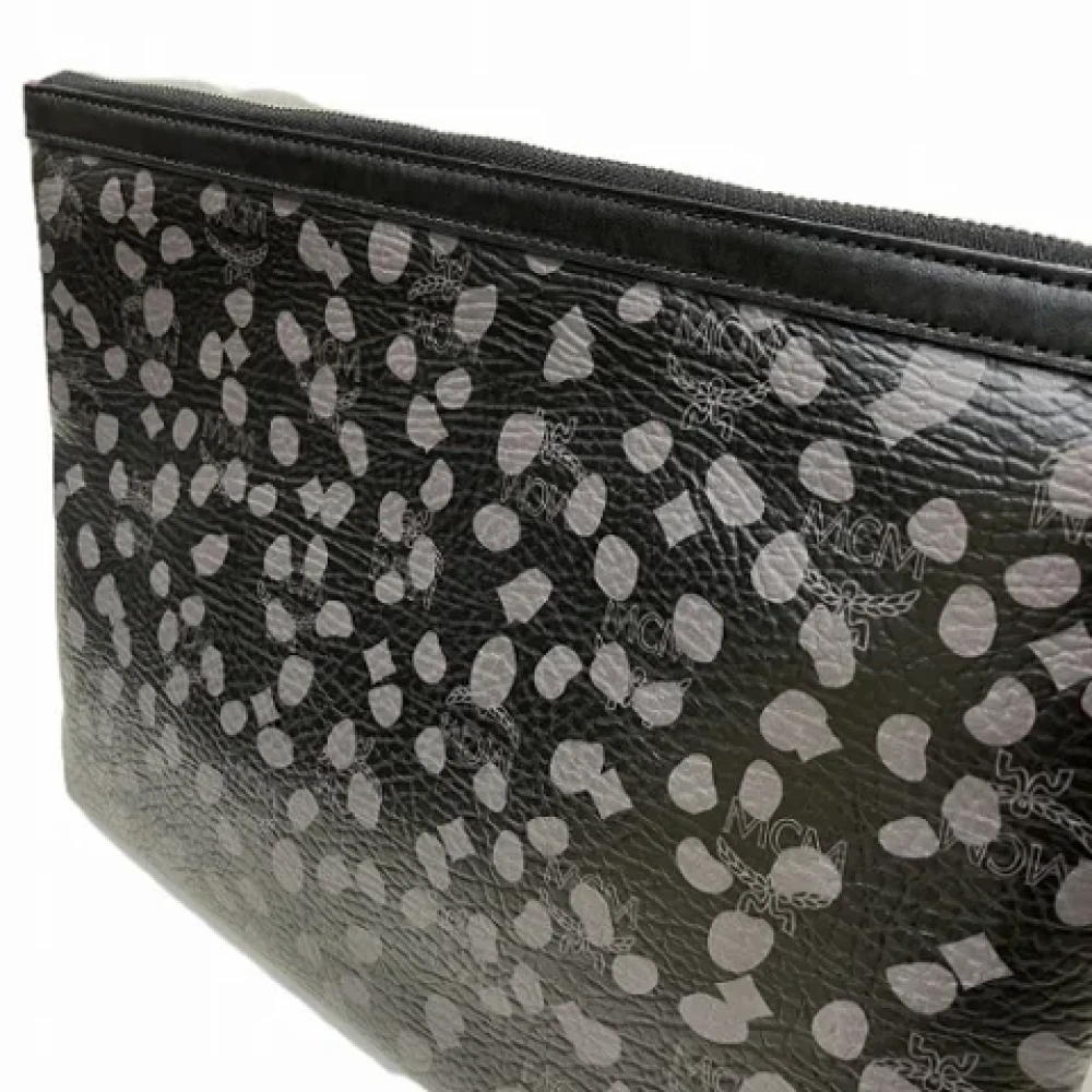 MCM Pre-owned Leather clutches Black Dames