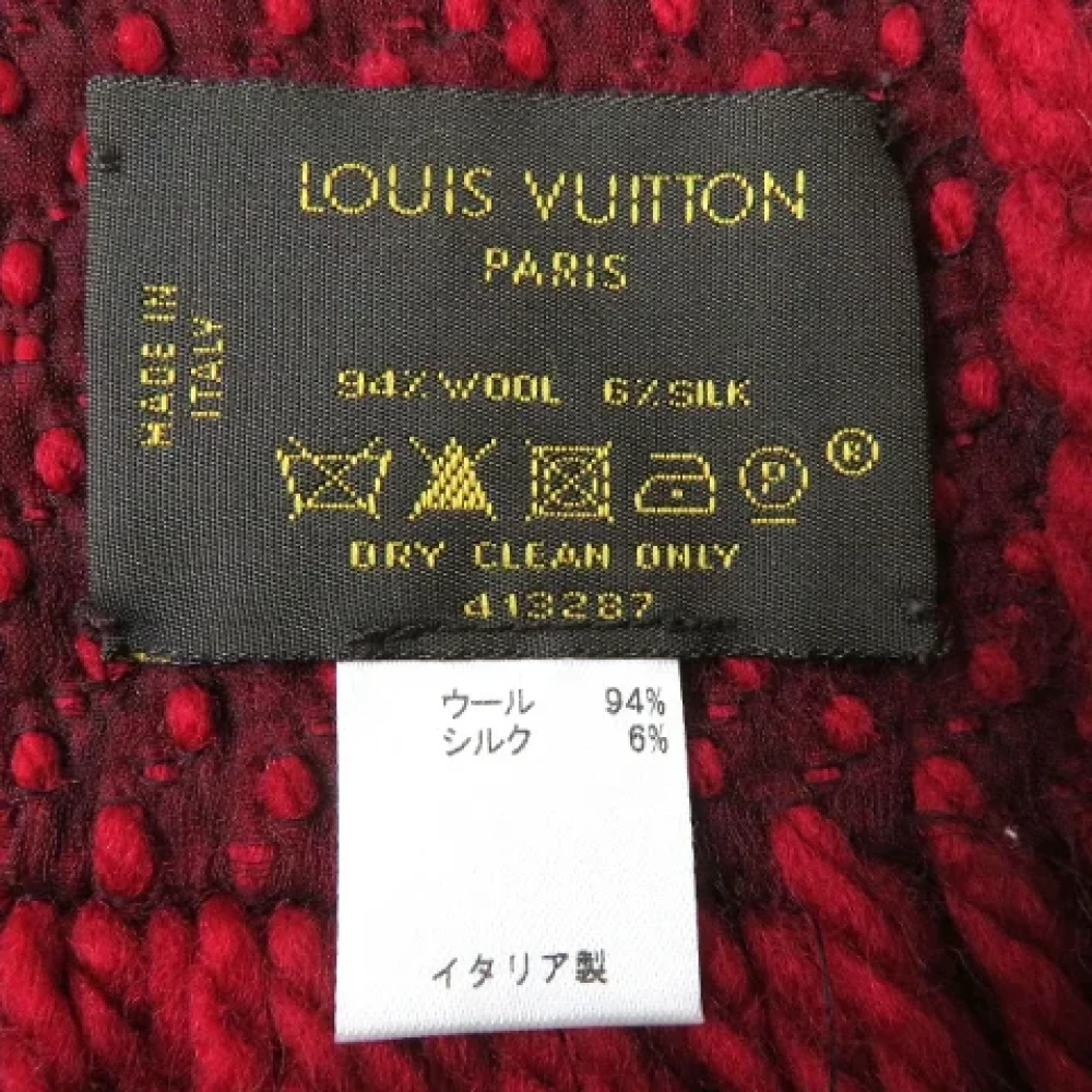 Louis Vuitton Vintage Pre-owned Wool scarves Red Dames