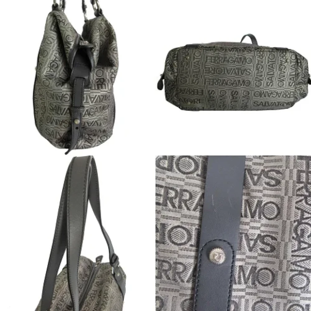 Salvatore Ferragamo Pre-owned Canvas shoulder-bags Gray Dames