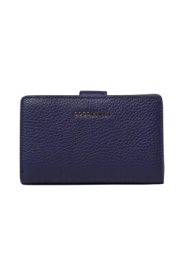 red-womens-wallet-elegant-and-functional