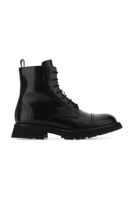 lace-up-boots