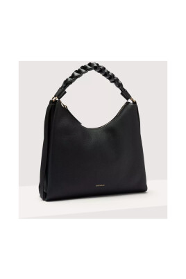black-handbag-for-women