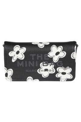mini-sac-bandouliere-pour-un-look-elegant