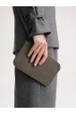 monogram-leren-pols-pouch