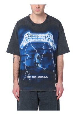 short-sleeve-crew-neck-t-shirt