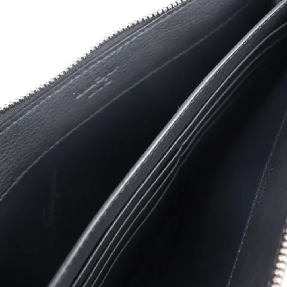 Salvatore Ferragamo Pre-owned Leather clutches Black Dames