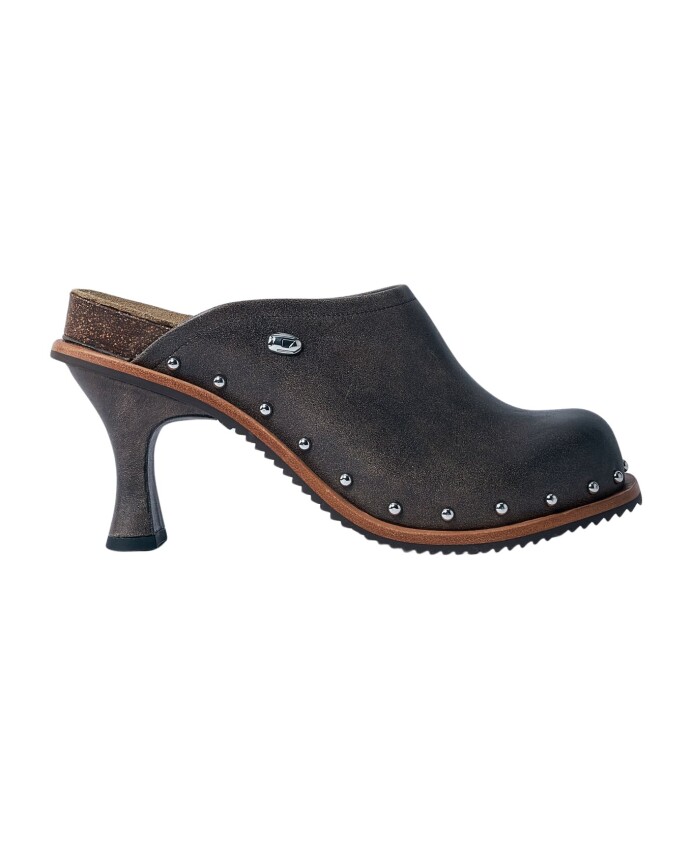 mules-a-talon-ornees-de-clous