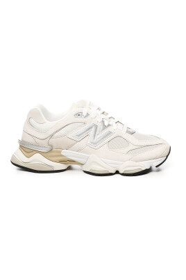 beige-sneakers-with-cr-detail