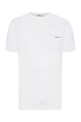white-t-shirt-with-chest-pocket