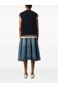 pull-bleu-col-v-avec-motif-signature