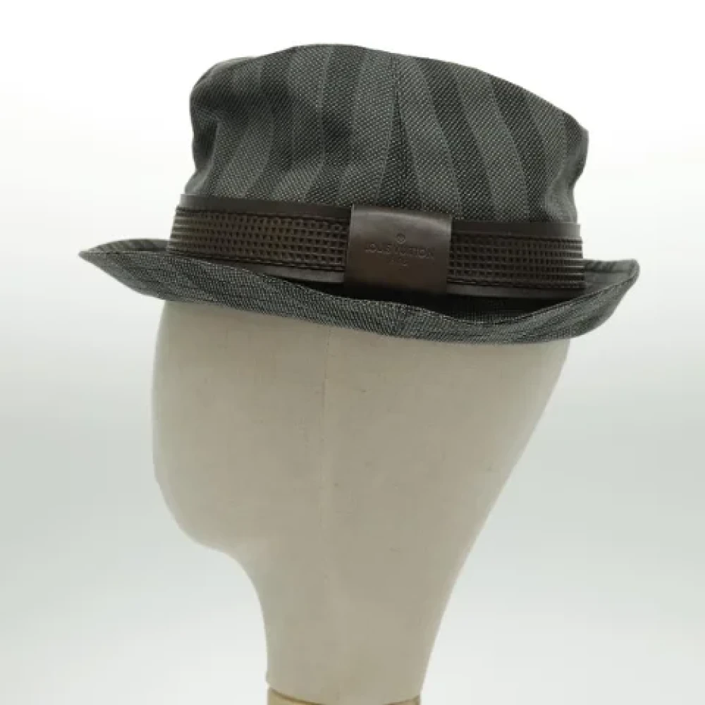 Louis Vuitton Vintage Pre-owned Cotton hats Gray Dames