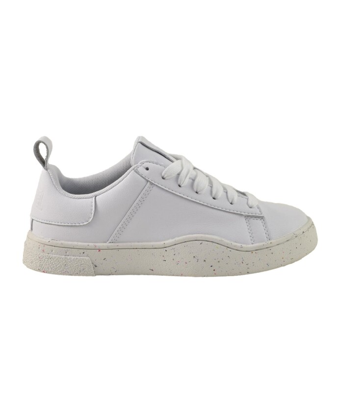 baskets-en-cuir-semelle-caoutchouc