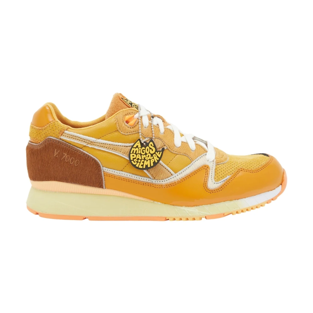 Diadora Men's Yellow V7000 Amigos Para Siempre Sneakers