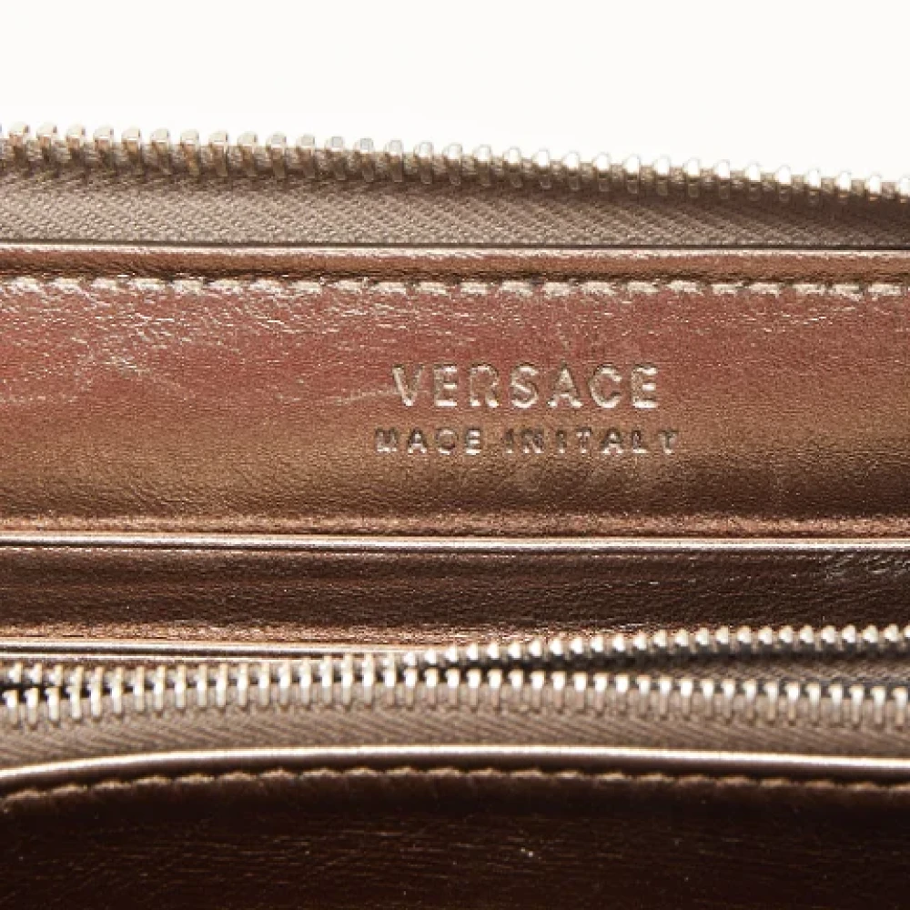 Versace Pre-owned Leather wallets Gray Dames