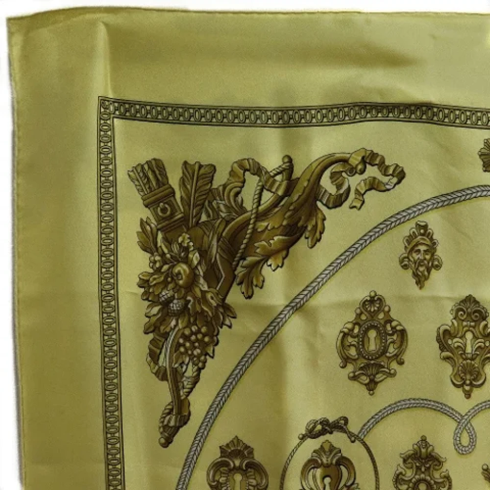 Hermès Vintage Pre-owned Silk scarves Yellow Dames