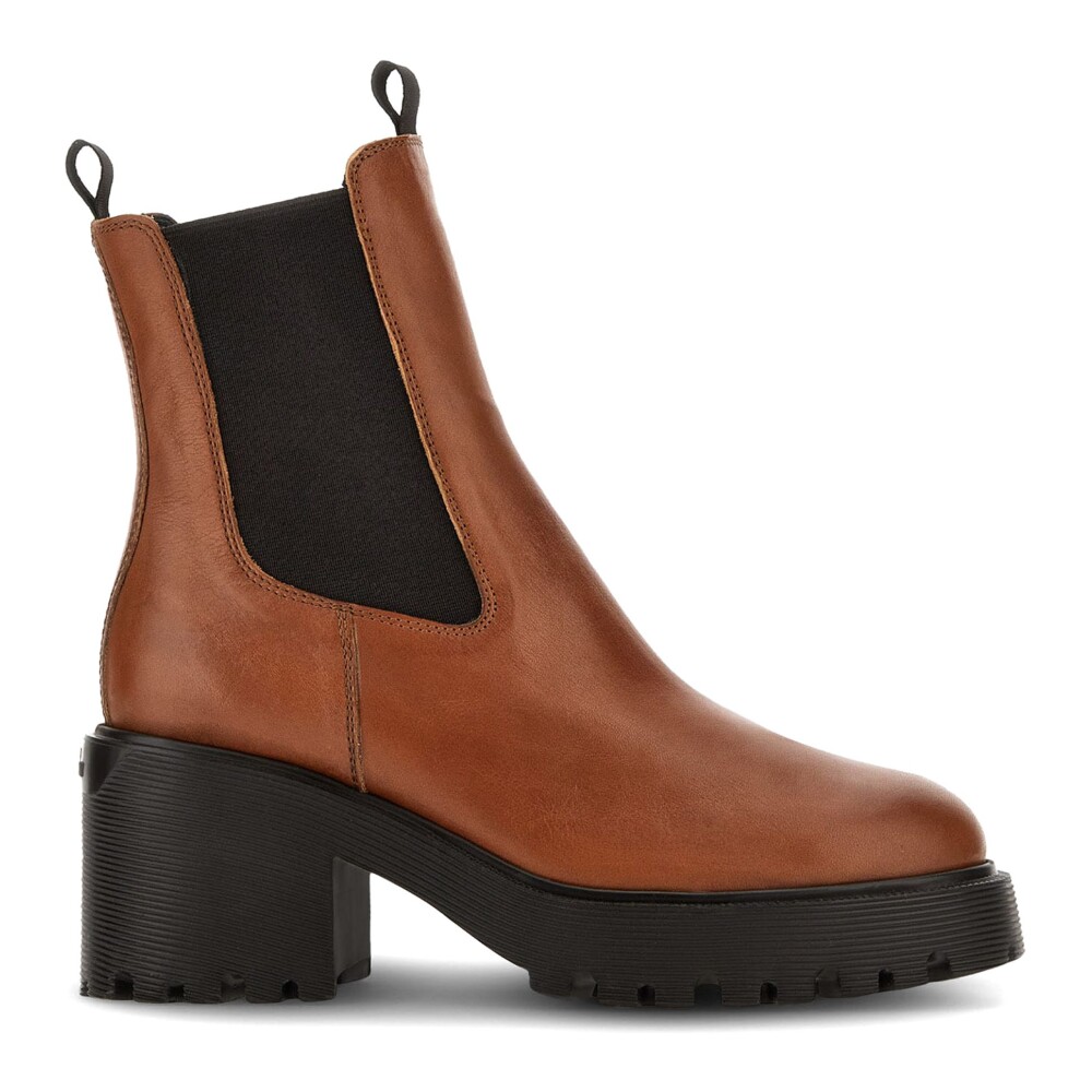 Feminine 2025 chelsea boots