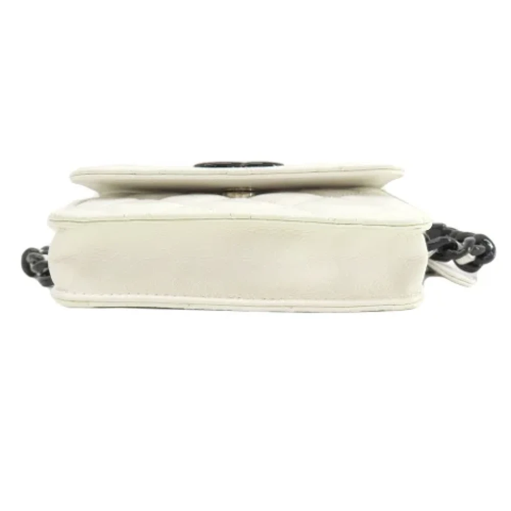 Chanel Vintage Pre-owned Leather crossbody-bags White Dames