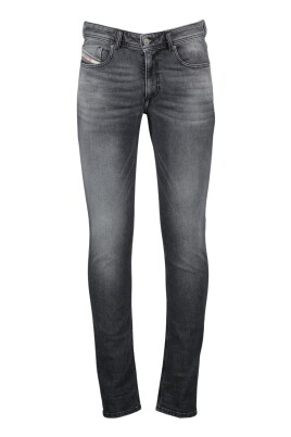 slim-fit-denim-jeans-spring-summer-2025