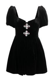 Czarna sukienka z błyszczącymi detalami