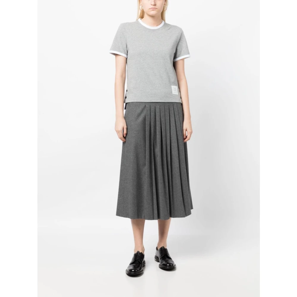 Thom Browne Grijze T-shirts en Polos met RWB Stripe Logo Gray Dames