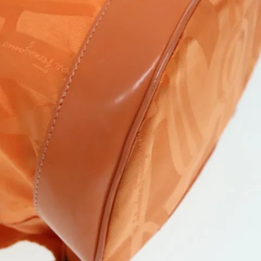 Salvatore Ferragamo Pre-owned Nylon backpacks Orange Dames