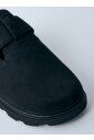 sabots-en-cuir-mat-avec-bride-reglable