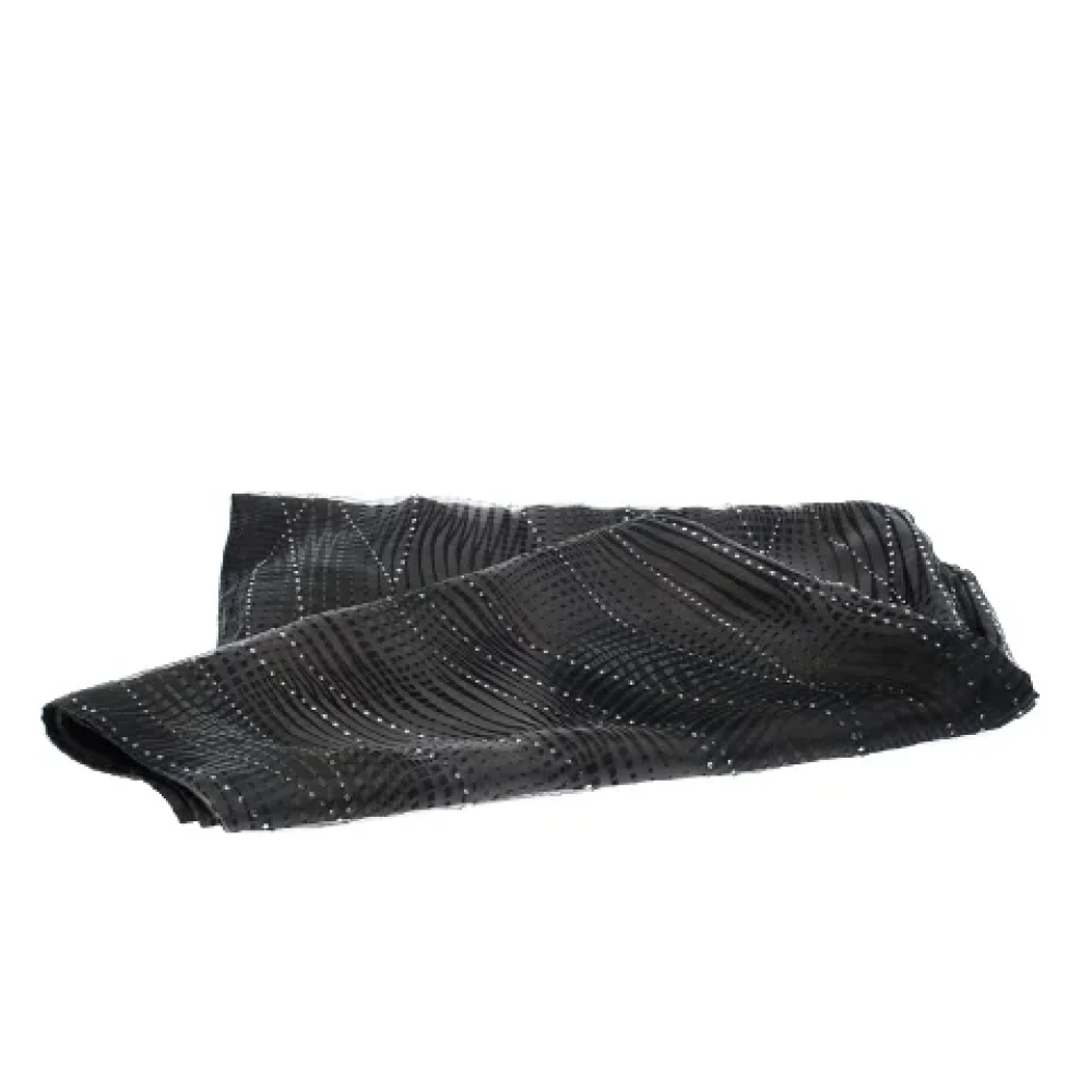 Armani Pre-owned Polyester scarves Gray Dames