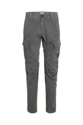 cargo-pants-with-buttoned-waist
