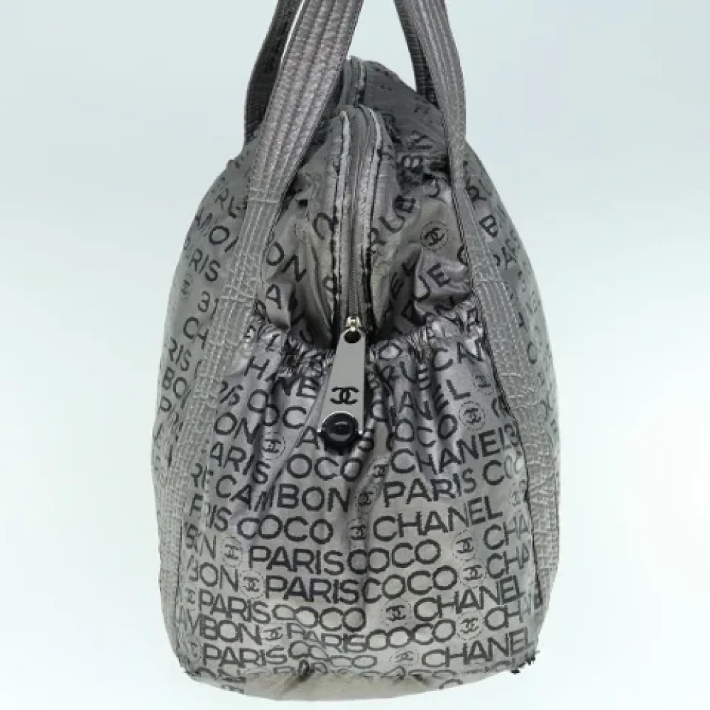 Chanel Vintage Pre-owned Nylon chanel-bags Gray Dames