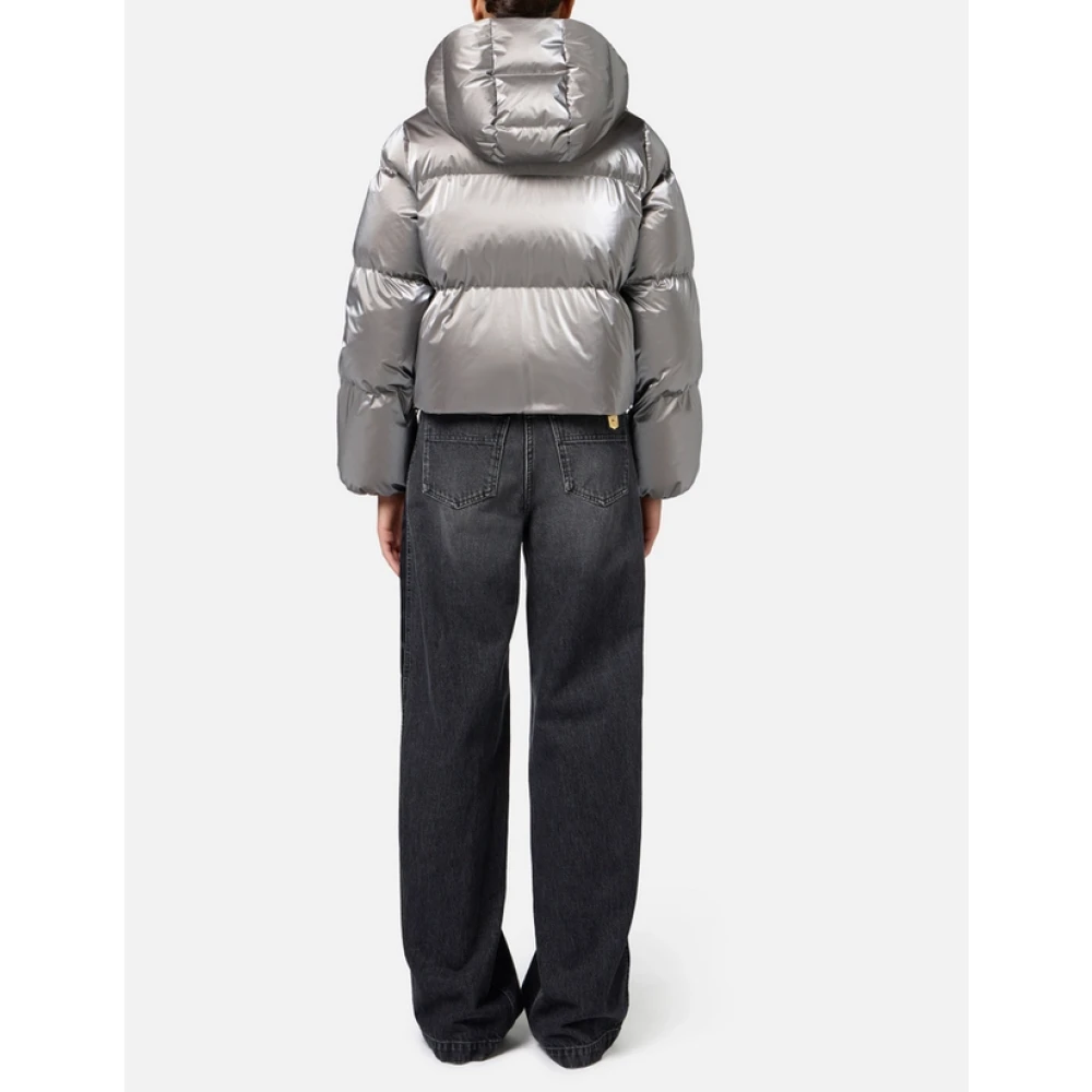 Elisabetta Franchi Metallic Cropped Down Jacket met Afneembare Capuchon Gray Dames