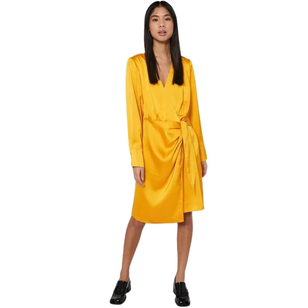 Norr Oranje Satijn Look Schouderpads Jurk Yellow Dames
