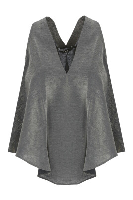 gra-armlos-blus-med-v-ringning-och-lurex