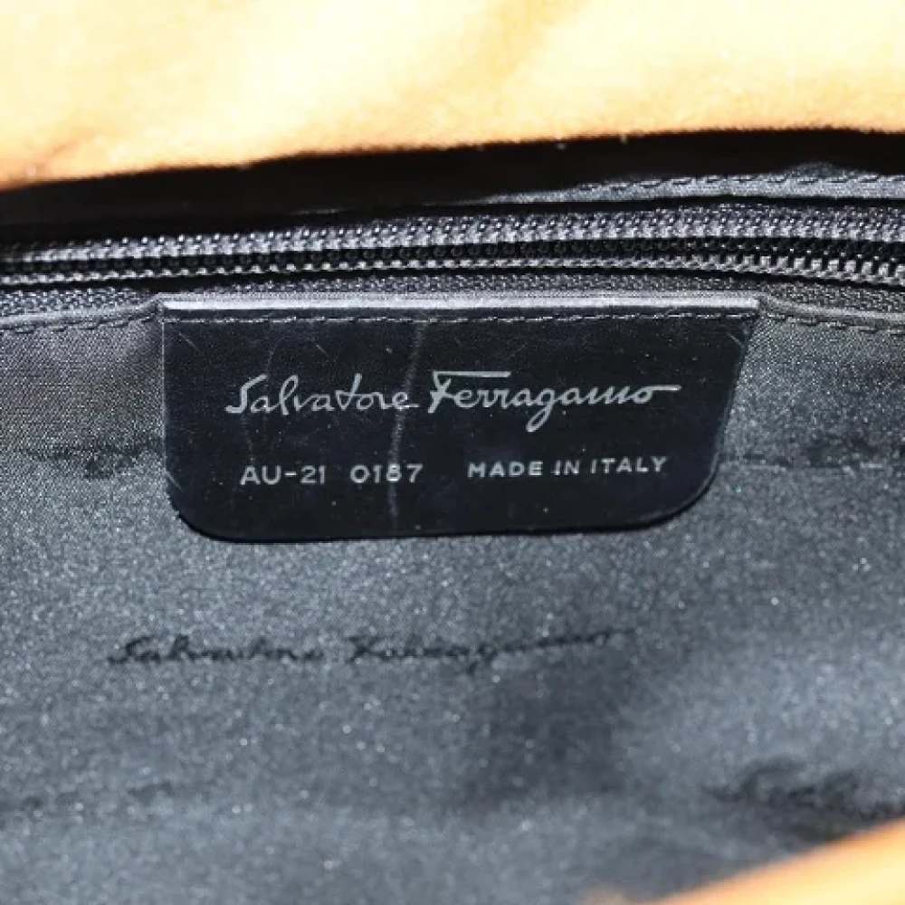 Salvatore Ferragamo Pre-owned Canvas handbags Orange Dames