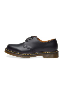 classic-black-leather-oxford-shoes