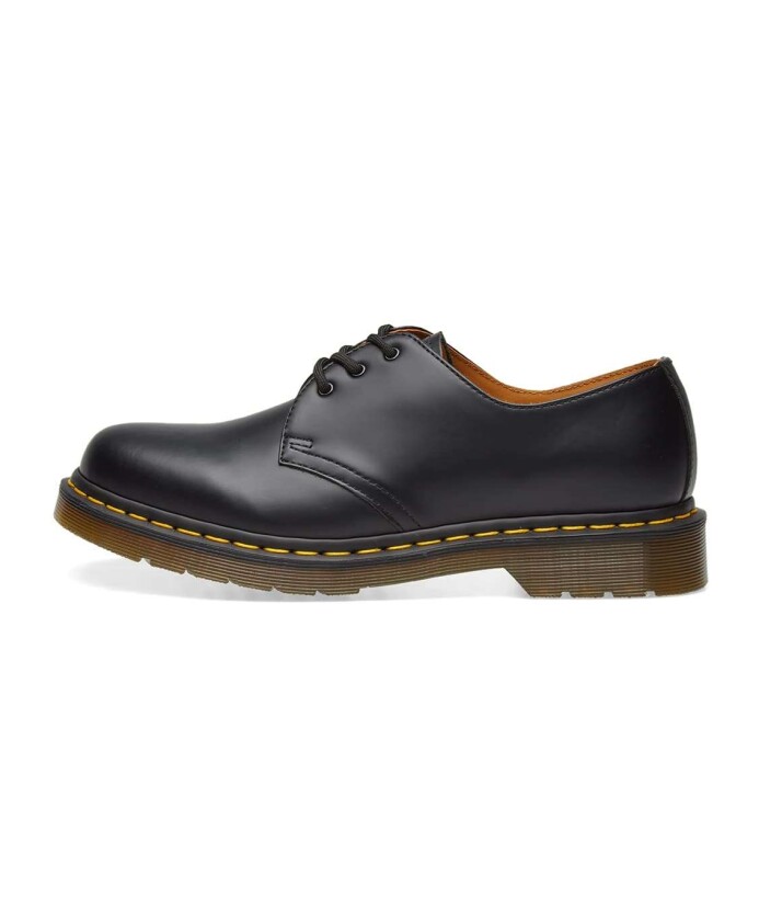classic-black-leather-oxford-shoes