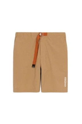 Bermudashorts med bä i sandfärg