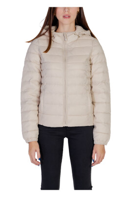 veste-rembourree-a-capuche
