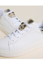 baskets-blanches-pour-un-look-elegant